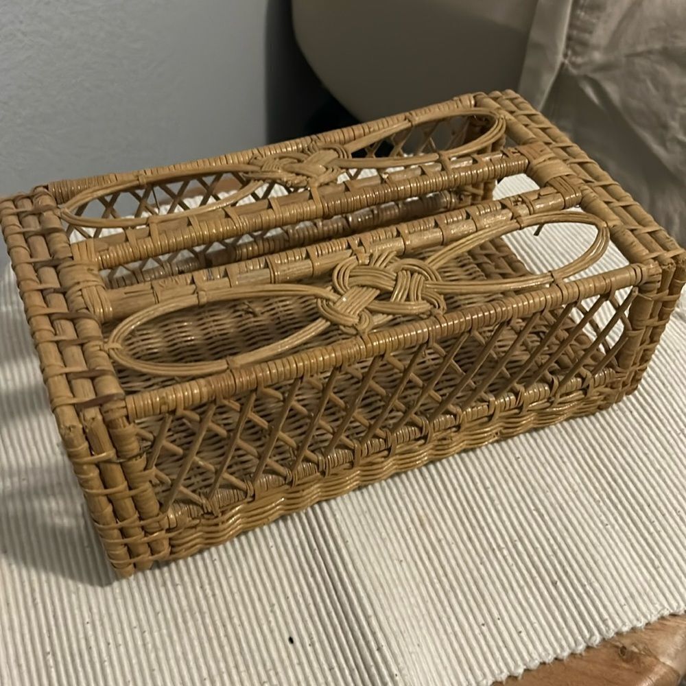 Woven Rattan Tissue Holder​​